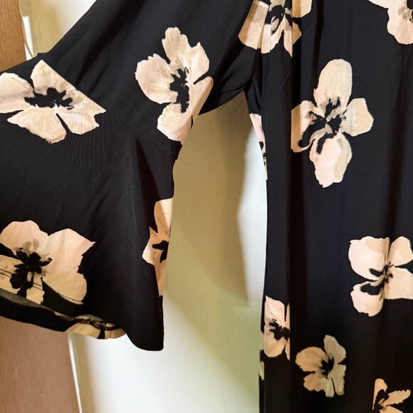 Tommy Hilfiger Black/White Floral dress with medium length flare sleeves - Picture 3 of 6